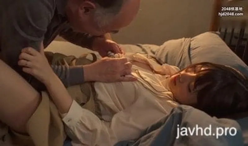 Người chồng đi vắng vợ yêu bị lão già cạnh bên nhà hiếp suzu harumiya